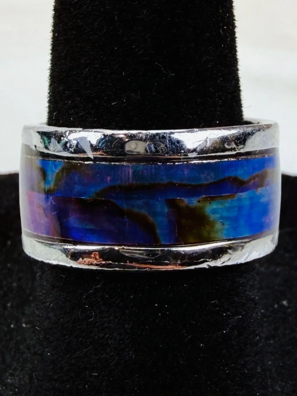 Beautiful vintage Silvertone blue swirl size 6 1/2 band ring